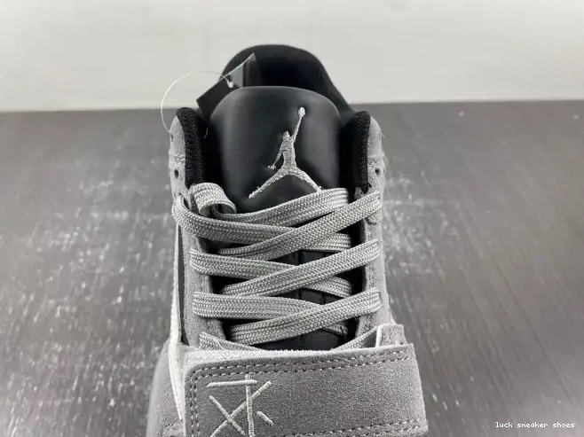 Reps LUCY X CHECK JORDAN FZ8117-001 THE CUT TRAVIS SCOTT 0501